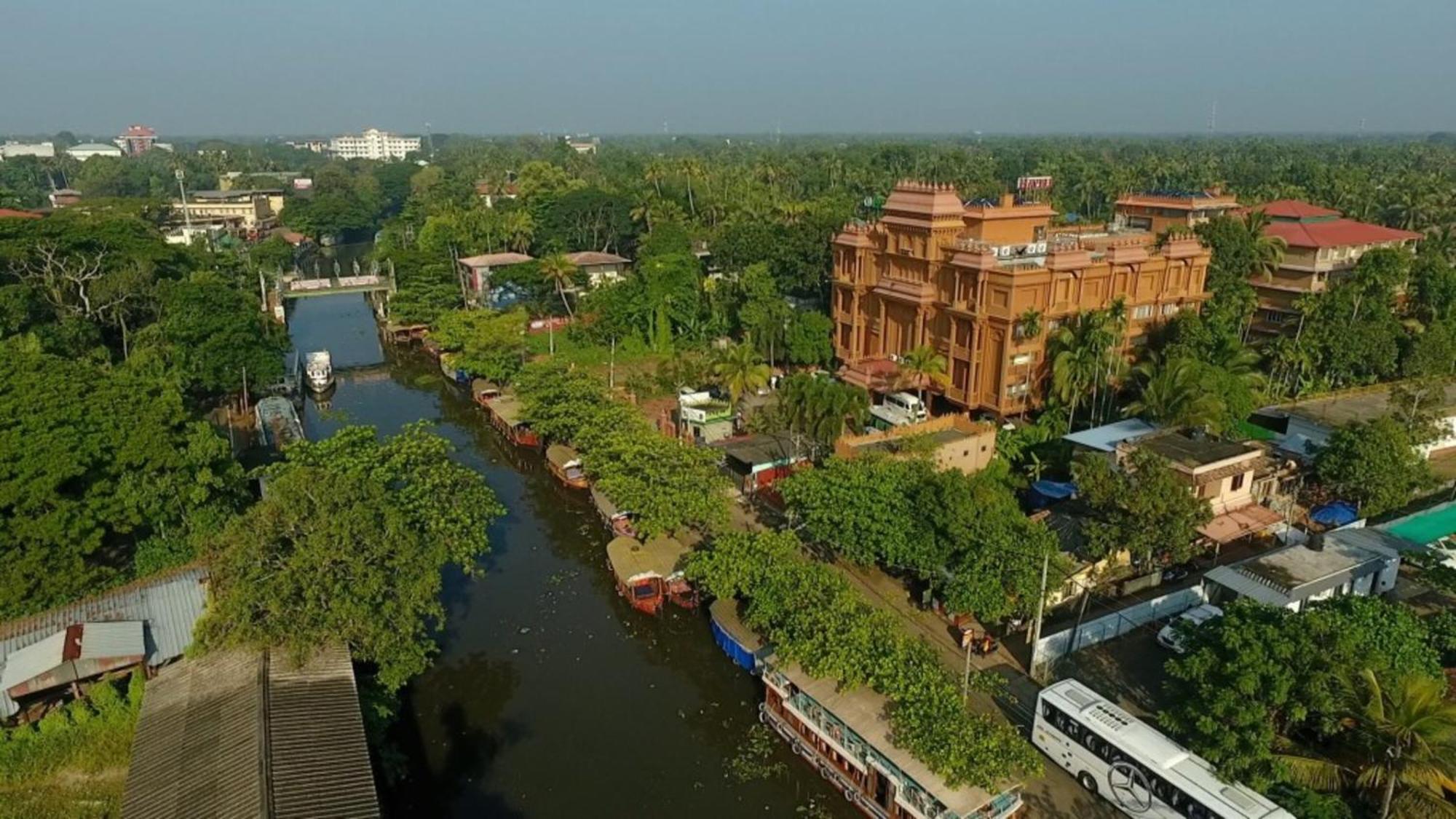 Haveli Backwater Resort Alappuzha Exterior foto